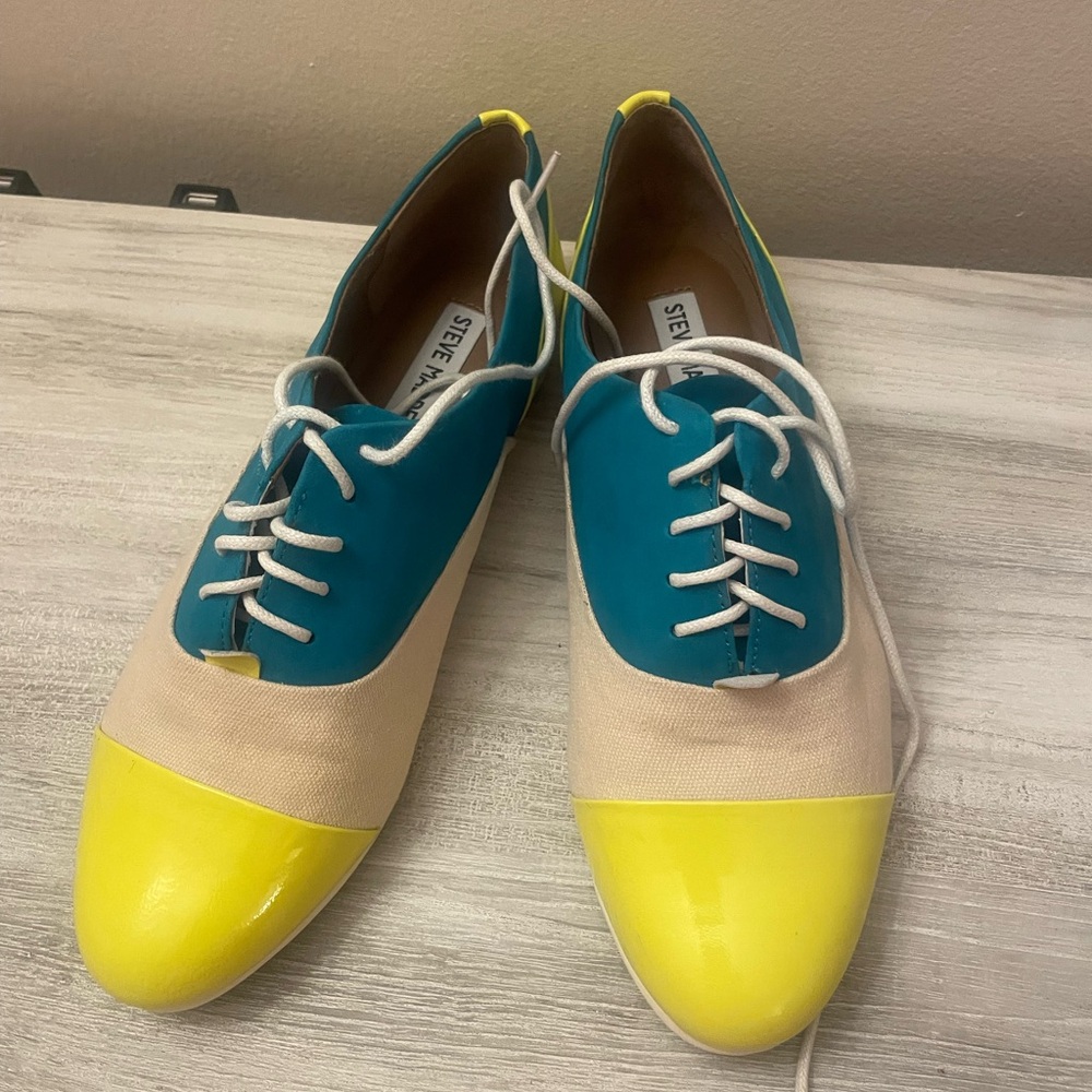 Steve Madden Yellow and Blue Flats with Color-Block Design